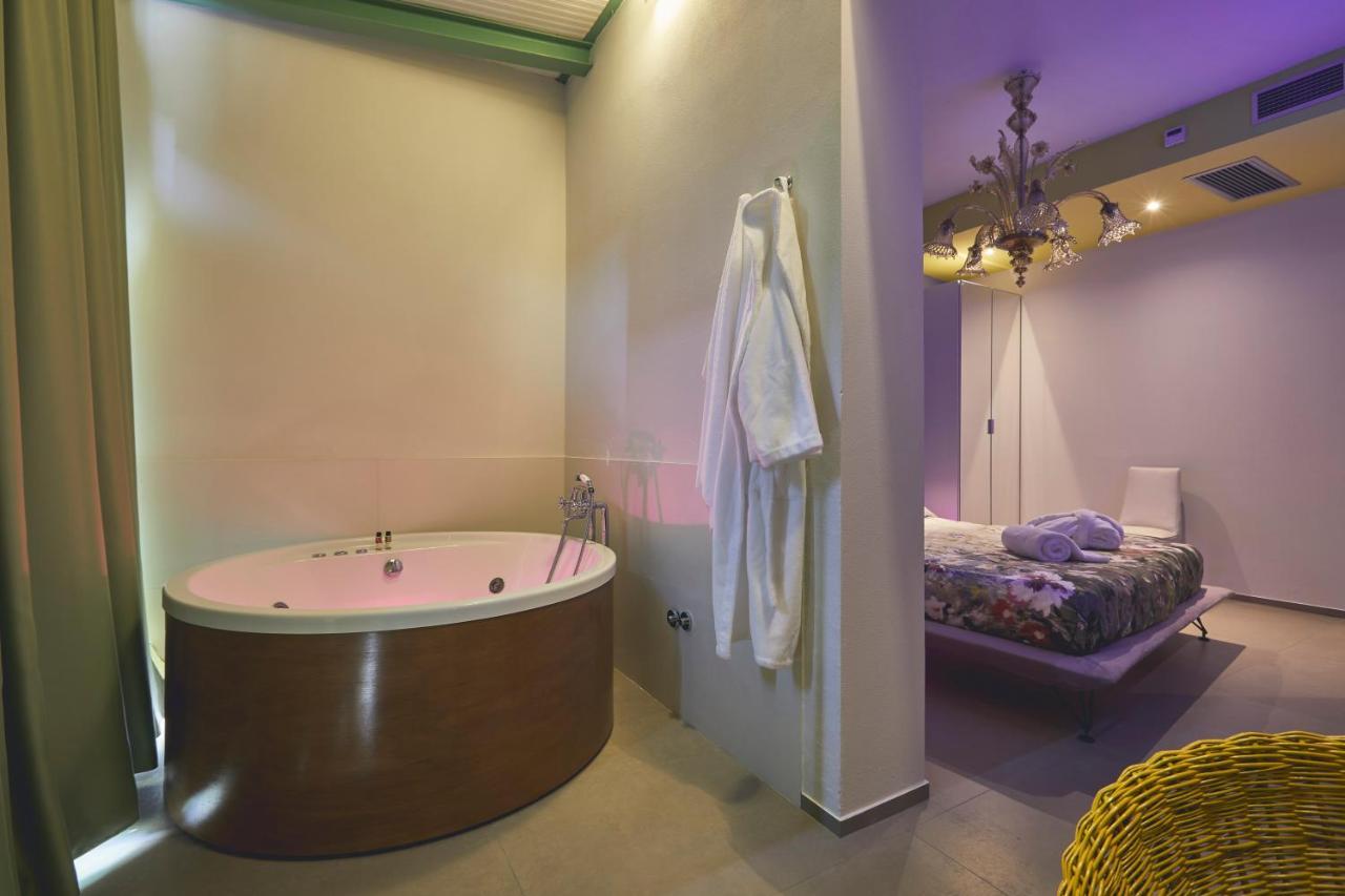 Le Stagioni Luxury Suite Forli Bagian luar foto