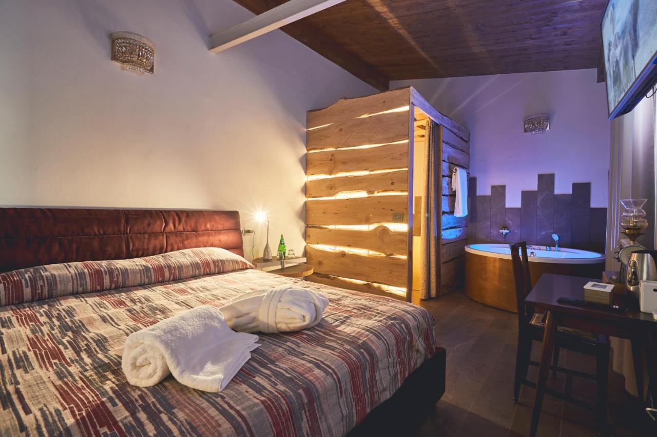 Le Stagioni Luxury Suite Forli Bagian luar foto